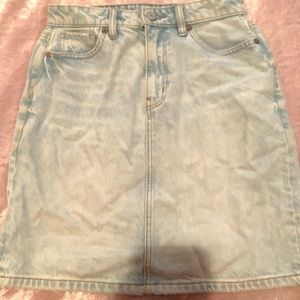 American eagle light jean skirt